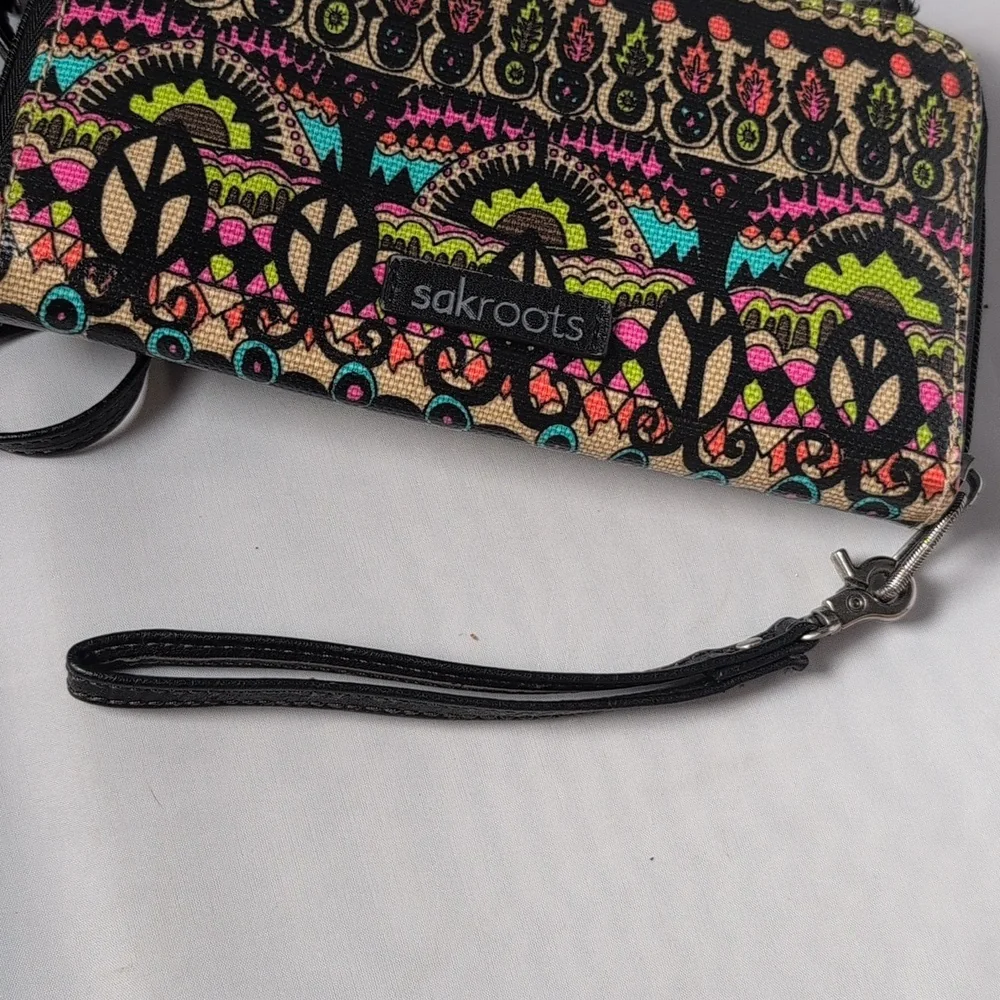 Sakroots Artists Circle Crossbody Wallet Phone Bag Peace Wristlet